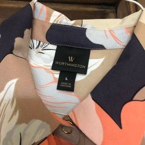 Worthington 100% polyester floral loose fitting long sleeve blouse